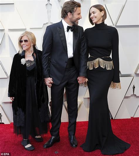 is bradley cooper's mom height